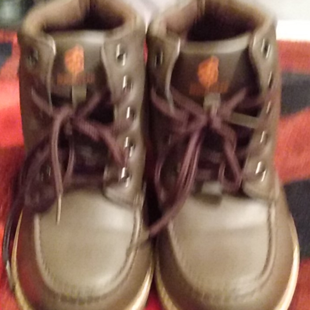 Shoes - Picture 3 of 6